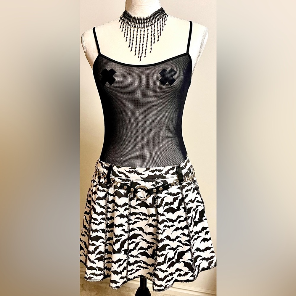 Vintage Y2K Shrine of Hollywood White with Black Bats Pleated Skirt SZ L